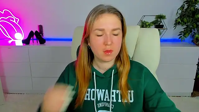 Sofii darling online show from February 19, 2026, 5:42 pm