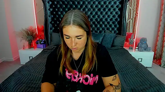 Snapshot of Sofii_darling chatting on July 7, 2026, 4:33 pm Sofii darling online show from July 7, 2026, 4:33 pm