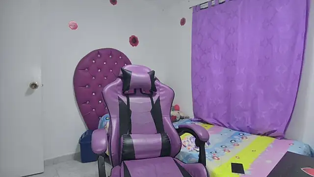 Snapshot of soffy_rosses chatting on December 19, 2025, 3:35 am soffy rosses online show from December 19, 2025, 3:35 am