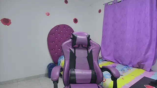 Snapshot of soffy_rosses chatting on December 22, 2025, 3:36 am soffy rosses online show from December 22, 2025, 3:36 am