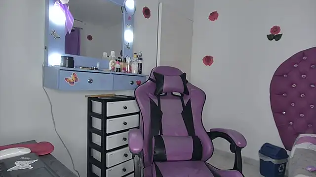 Snapshot of soffy_rosses chatting on February 22, 2026, 1:51 am soffy rosses online show from February 22, 2026, 1:51 am