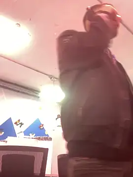 malek xarx  online show from December 1, 2025, 3:39 pm