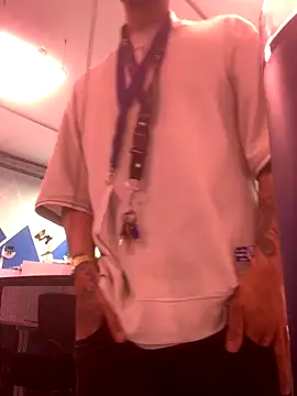 malek xarx  online show from December 4, 2025, 11:02 pm