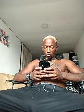 Snapshot of Jhoan_Simply chatting on December 19, 2025, 12:01 pm Jhoan Simply online show from December 19, 2025, 12:01 pm