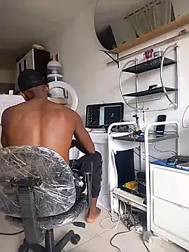 Snapshot of Jhoan_Simply chatting on February 4, 2026, 8:14 pm Jhoan Simply online show from February 4, 2026, 8:14 pm