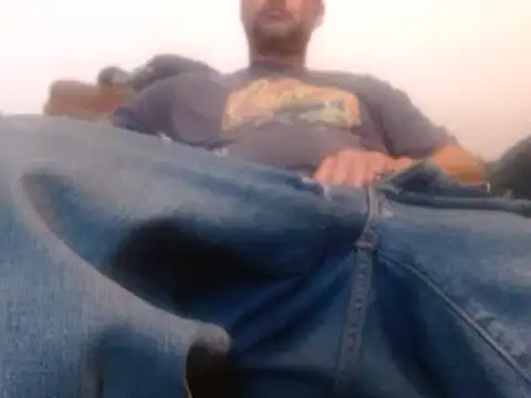 Snapshot of dontrush22 chatting on November 12, 2025, 12:11 am dontrush22 online show from November 12, 2025, 12:11 am