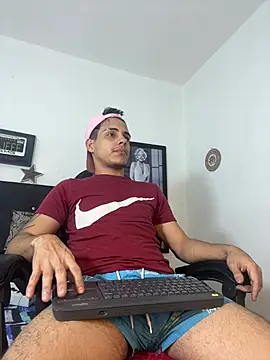 Snapshot of Luke_Stone chatting on June 24, 2026, 10:53 pm Luke Stone online show from June 24, 2026, 10:53 pm