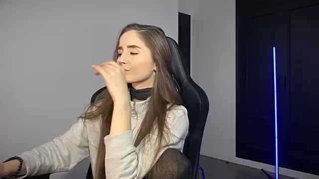 s meow online show from November 6, 2025, 10:43 pm