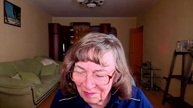 Snapshot of Betty_Brick chatting on January 7, 2026, 3:47 pm Betty Brick online show from January 7, 2026, 3:47 pm