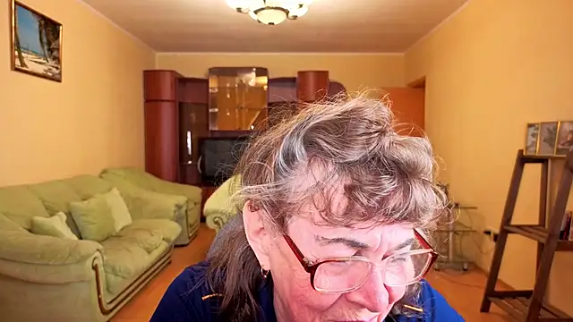 Snapshot of Betty_Brick chatting on January 8, 2026, 2:30 pm Betty Brick online show from January 8, 2026, 2:30 pm