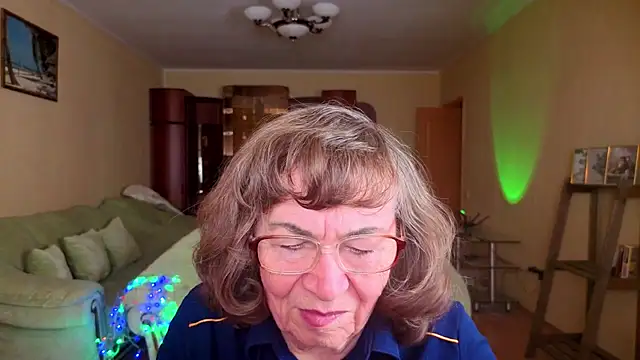Snapshot of Betty_Brick chatting on January 11, 2026, 6:51 am Betty Brick online show from January 11, 2026, 6:51 am