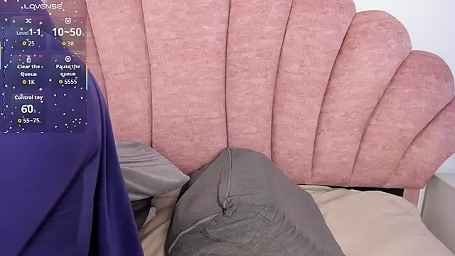 Snapshot of halabi_saha chatting on November 10, 2025, 1:10 pm halabi saha online show from November 10, 2025, 1:10 pm