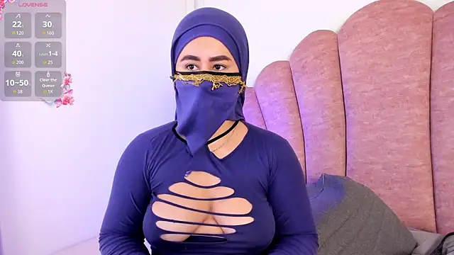 Snapshot of halabi_saha chatting on November 28, 2025, 10:51 am halabi saha online show from November 28, 2025, 10:51 am