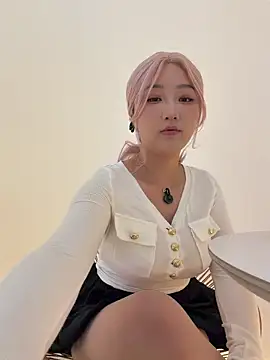 winter11 online show from September 24, 2025, 6:28 am