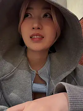 Snapshot of winter11 chatting on January 15, 2026, 5:23 am winter11 online show from January 15, 2026, 5:23 am