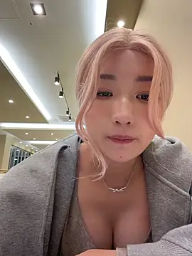 Snapshot of winter11 chatting on January 18, 2026, 12:31 pm winter11 online show from January 18, 2026, 12:31 pm