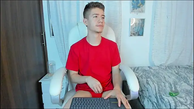 ThiagooJames online show from September 24, 2025, 12:36 am