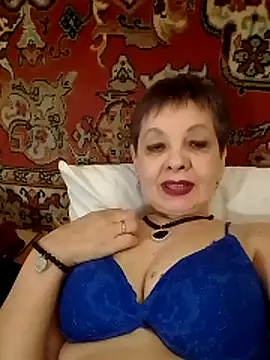 Rose60301 online show from November 30, 2025, 9:41 pm