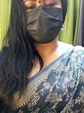 Snapshot of honey-flower chatting on October 28, 2025, 7:01 am honey-flower online show from October 28, 2025, 7:01 am