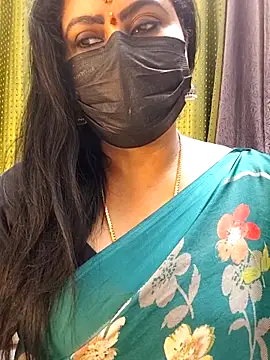 Snapshot of honey-flower chatting on November 4, 2025, 3:27 am honey-flower online show from November 4, 2025, 3:27 am