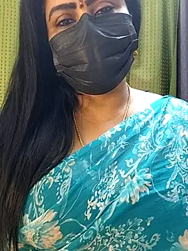 Snapshot of honey-flower chatting on November 11, 2025, 7:52 am honey-flower online show from November 11, 2025, 7:52 am