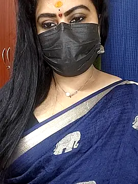 Snapshot of honey-flower chatting on November 17, 2025, 5:02 am honey-flower online show from November 17, 2025, 5:02 am