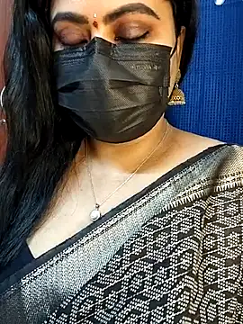 Snapshot of honey-flower chatting on December 4, 2025, 5:17 am honey-flower online show from December 4, 2025, 5:17 am