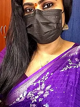 Snapshot of honey-flower chatting on December 5, 2025, 7:39 am honey-flower online show from December 5, 2025, 7:39 am