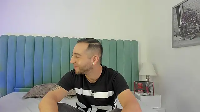 Lushian  online show from November 20, 2025, 3:01 pm