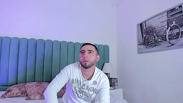 Lushian  online show from February 4, 2026, 2:12 pm