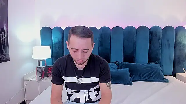 Lushian  online show from February 5, 2026, 3:27 pm