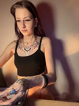 Snapshot of Seductively4_20 chatting on April 10, 2026, 4:06 am Seductively4 20 online show from April 10, 2026, 4:06 am
