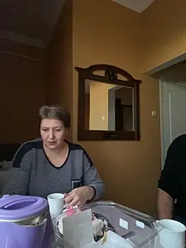 ReginaAndGordon online show from December 19, 2025, 1:40 pm