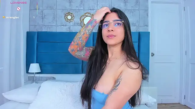 Snapshot of KamilaBetancourt chatting on May 4, 2026, 2:57 pm KamilaBetancourt online show from May 4, 2026, 2:57 pm