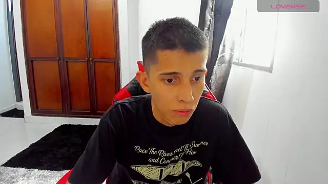 gomitaboy 1 online show from September 15, 2025, 7:14 pm