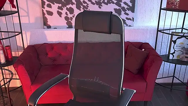 AvaDaviis online show from February 18, 2026, 9:38 am