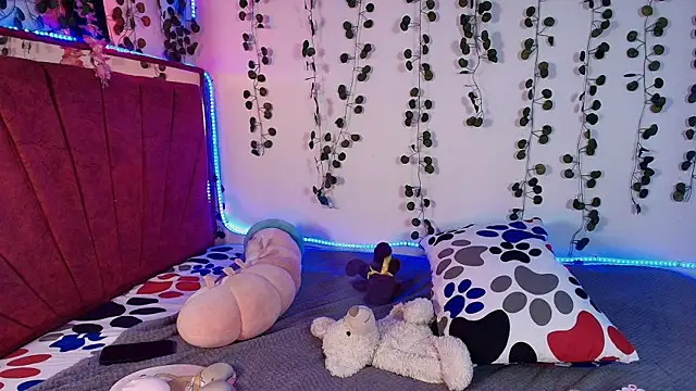 collins Daph online show from September 27, 2025, 3:06 pm