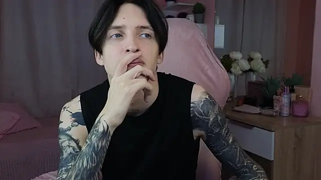 Martin Jin online show from November 8, 2025, 12:27 pm