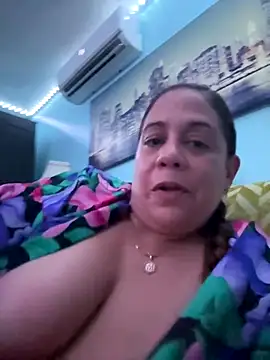 PrettyKittyMia online show from October 8, 2025, 10:51 pm