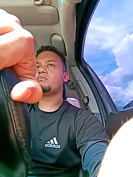 Snapshot of Boylatinn chatting on September 17, 2025, 5:58 pm Boylatinn online show from September 17, 2025, 5:58 pm