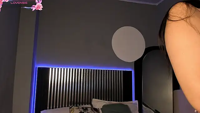 Snapshot of Emilybeltons chatting on October 9, 2025, 8:07 pm Emilybeltons online show from October 9, 2025, 8:07 pm