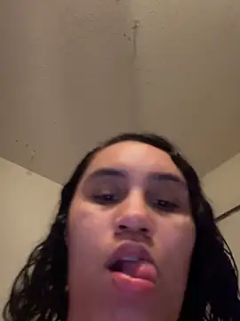 Snapshot of carlithefreak chatting on April 18, 2026, 10:54 pm carlithefreak online show from April 18, 2026, 10:54 pm