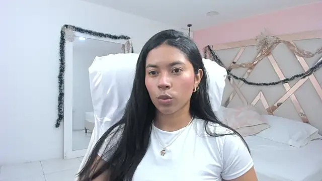 samantaa shy online show from December 15, 2025, 12:59 am