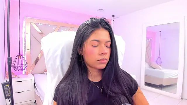 samantaa shy online show from March 28, 2026, 2:33 am