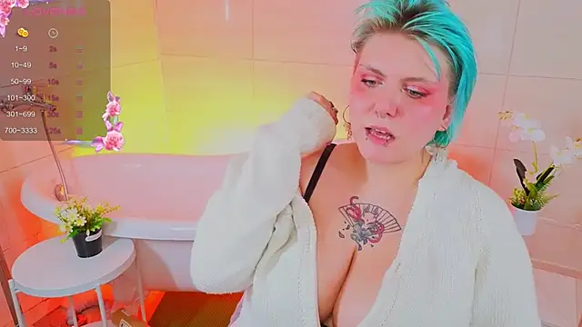 bluelunaray online show from September 15, 2025, 9:53 am