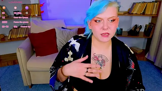 bluelunaray online show from September 29, 2025, 10:53 am