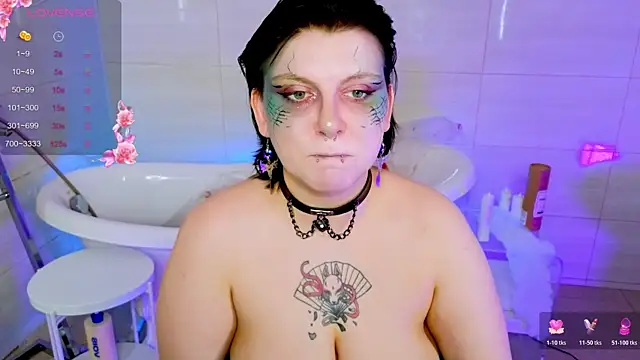 bluelunaray online show from October 25, 2025, 10:34 am