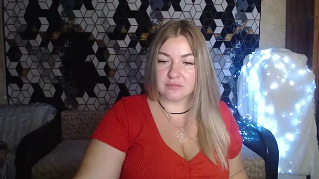 NikaSkylink online show from November 18, 2025, 8:13 pm