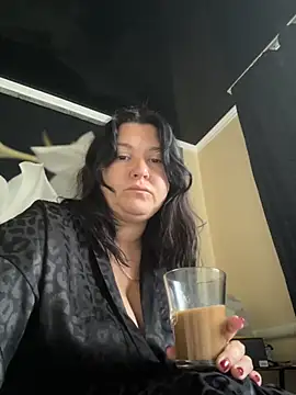 Liza Will online show from October 6, 2025, 5:49 am