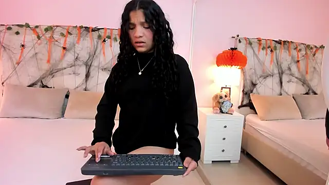 LittleeStar online show from October 6, 2025, 3:37 am